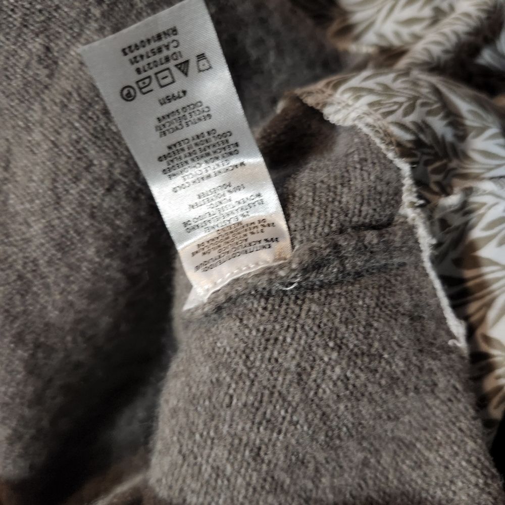 LOFT V-neck layered sweater‎ Extra Small - Picture 4 of 4